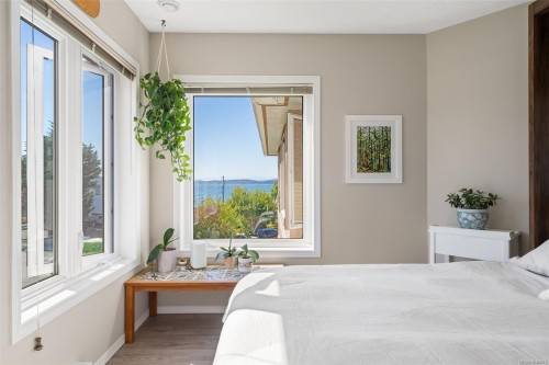 #310-9650 First St, Sidney, BC - Indoor Photo Showing Bedroom