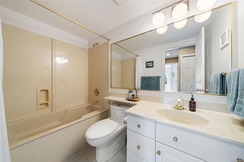 #310-9650 First St, Sidney, BC - Indoor Photo Showing Bathroom