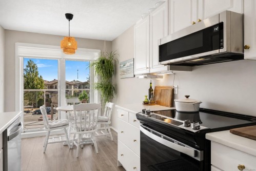 #310-9650 First St, Sidney, BC - Indoor Photo Showing Kitchen