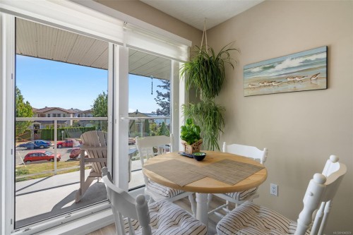 #310-9650 First St, Sidney, BC - Indoor Photo Showing Dining Room
