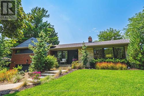 794 FALCON BOULEVARD  Burlington, ON L7T 3B3
