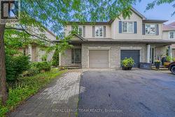216 HORSESHOE CRESCENT Ottawa, ON K2S 0B8