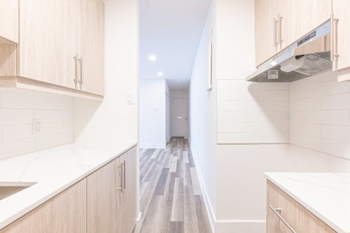 Cuisine - 306-10705 Av. Vianney, Montréal (Ahuntsic-Cartierville), QC - Indoor Photo Showing Kitchen