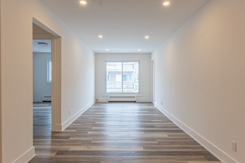Salon - 306-10705 Av. Vianney, Montréal (Ahuntsic-Cartierville), QC - Indoor Photo Showing Other Room