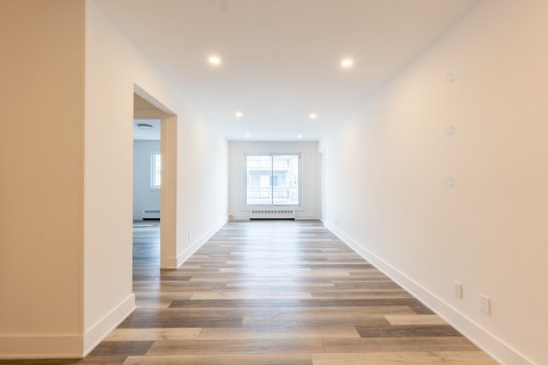 Salon - 306-10705 Av. Vianney, Montréal (Ahuntsic-Cartierville), QC - Indoor Photo Showing Other Room