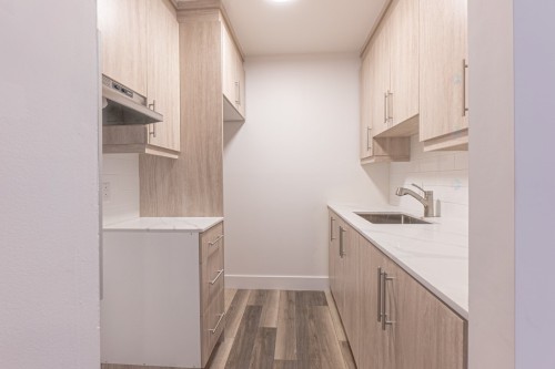 Cuisine - 306-10705 Av. Vianney, Montréal (Ahuntsic-Cartierville), QC - Indoor Photo Showing Kitchen