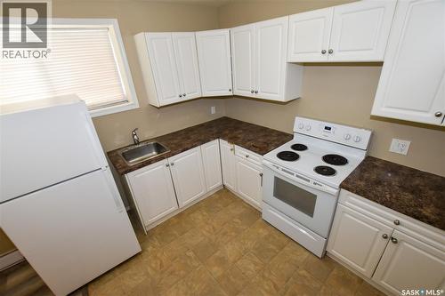 106 Geary Crescent, Saskatoon, SK - Indoor Photo Showing Kitchen