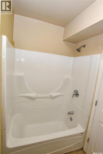 106 Geary Crescent, Saskatoon, SK - Indoor Photo Showing Bathroom