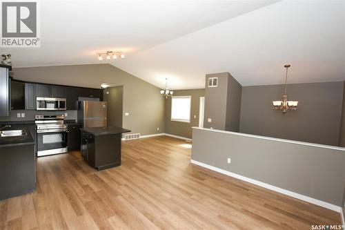 106 Geary Crescent, Saskatoon, SK - Indoor Photo Showing Kitchen With Stainless Steel Kitchen