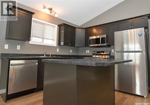 106 Geary Crescent, Saskatoon, SK - Indoor Photo Showing Kitchen With Stainless Steel Kitchen