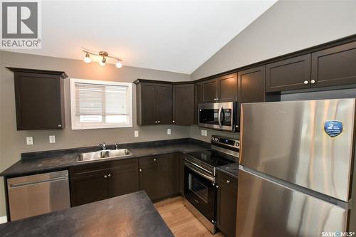 106 Geary Crescent, Saskatoon, SK - Indoor Photo Showing Kitchen With Stainless Steel Kitchen With Double Sink