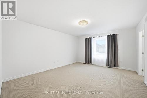 32 Rolling Lane, Hamilton, ON - Indoor Photo Showing Other Room