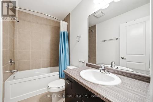 32 Rolling Lane, Hamilton, ON - Indoor Photo Showing Bathroom