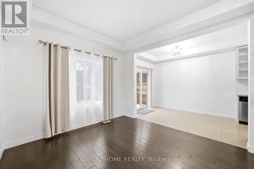 32 Rolling Lane, Hamilton, ON - Indoor Photo Showing Other Room