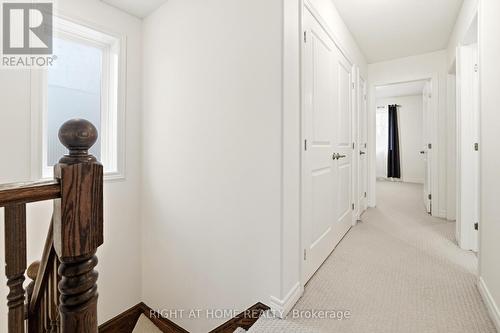 32 Rolling Lane, Hamilton, ON - Indoor Photo Showing Other Room