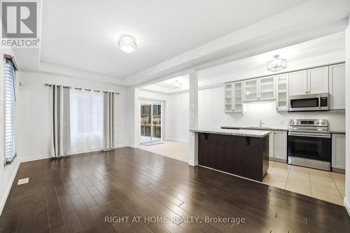 32 Rolling Lane, Hamilton, ON - Indoor Photo Showing Kitchen With Upgraded Kitchen