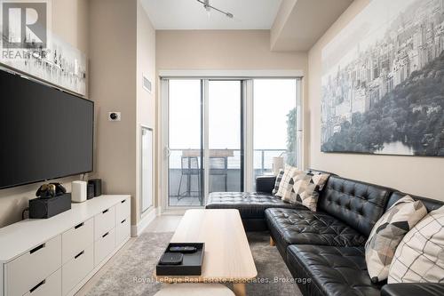 Living Room - 6104 - 30 Shore Breeze Drive, Toronto, ON - Indoor Photo Showing Living Room