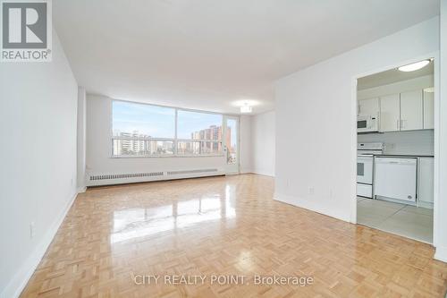 410 - 6200 BATHURST STREET , Toronto, Ontario M2R 2A3 2