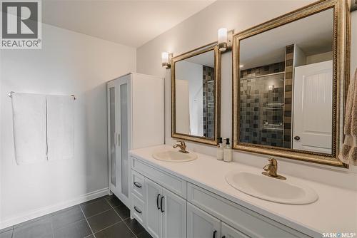 400 Stone Terrace, Martensville, SK - Indoor Photo Showing Bathroom