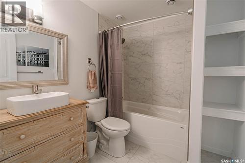 400 Stone Terrace, Martensville, SK - Indoor Photo Showing Bathroom