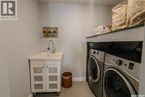 400 Stone Terrace, Martensville, SK - Indoor Photo Showing Laundry Room