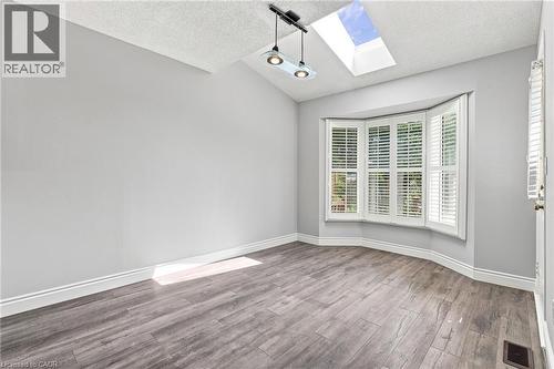 1 Perthshire Court, Hamilton, ON - Indoor Photo Showing Other Room