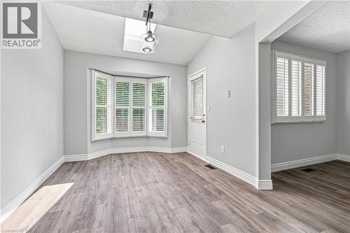 1 Perthshire Court, Hamilton, ON - Indoor Photo Showing Other Room