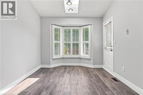 1 Perthshire Court, Hamilton, ON - Indoor Photo Showing Other Room