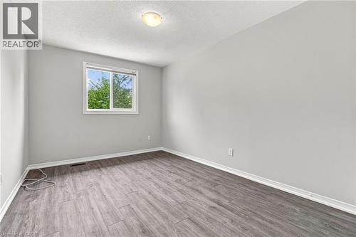 1 Perthshire Court, Hamilton, ON - Indoor Photo Showing Other Room