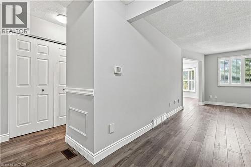 1 Perthshire Court, Hamilton, ON - Indoor Photo Showing Other Room