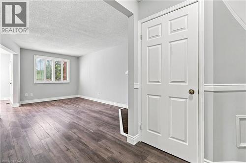 1 Perthshire Court, Hamilton, ON - Indoor Photo Showing Other Room