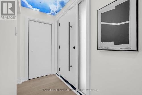 61 Sundial Crescent, Toronto, ON - Indoor Photo Showing Other Room