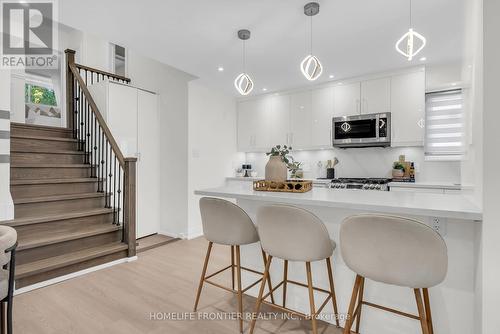 61 Sundial Crescent, Toronto, ON - Indoor Photo Showing Kitchen With Upgraded Kitchen