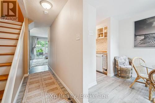 16 - 383 Edinburgh Road S, Guelph (Dovercliffe Park/Old University), ON 