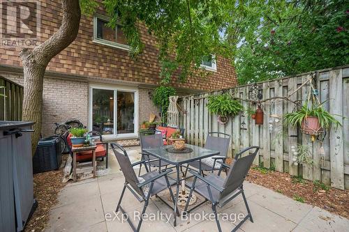 16 - 383 Edinburgh Road S, Guelph (Dovercliffe Park/Old University), ON 