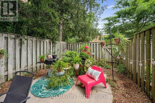 16 - 383 Edinburgh Road S, Guelph (Dovercliffe Park/Old University), ON 
