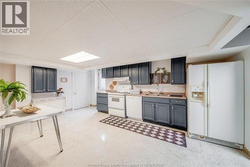 485 Prince, Windsor, ON - Indoor Photo Showing Kitchen