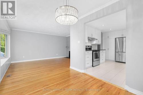2349 Edwin Crescent, Ottawa, ON - Indoor Photo Showing Kitchen