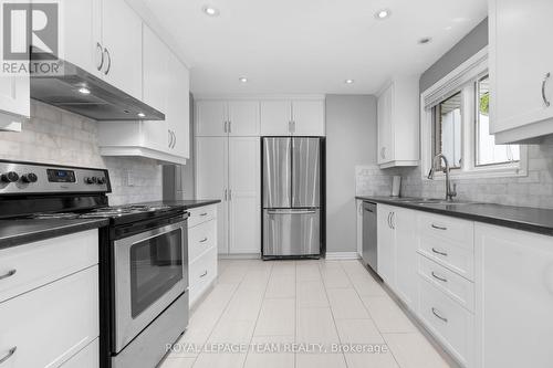 2349 Edwin Crescent, Ottawa, ON - Indoor Photo Showing Kitchen With Upgraded Kitchen