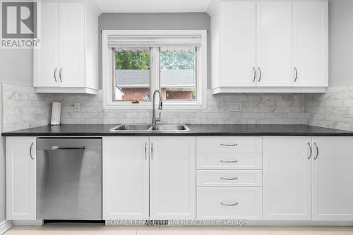 2349 Edwin Crescent, Ottawa, ON - Indoor Photo Showing Kitchen With Double Sink
