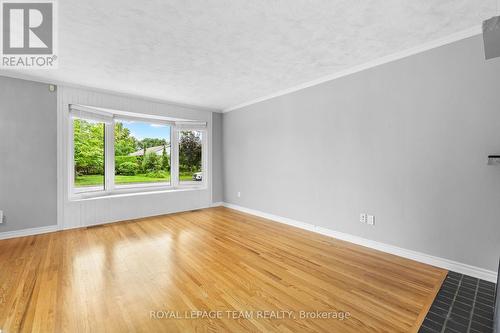 2349 Edwin Crescent, Ottawa, ON - Indoor Photo Showing Other Room