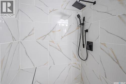 1539 B Avenue N, Saskatoon, SK -  Photo Showing Bathroom