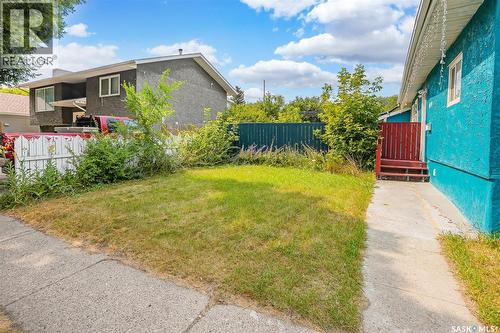 1539 B Avenue N, Saskatoon, SK - Outdoor