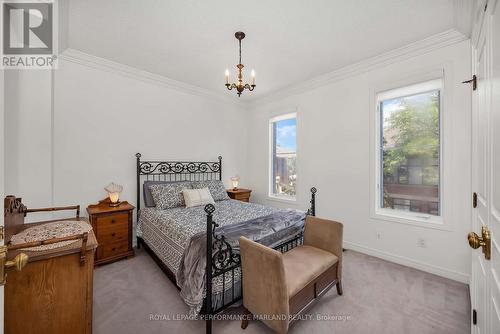 69 Echo Drive, Ottawa, ON - Indoor Photo Showing Bedroom