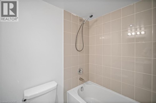 2059 Weston Road Unit# 40, Toronto, ON - Indoor Photo Showing Bathroom