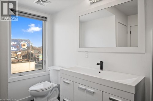 2059 Weston Road Unit# 40, Toronto, ON - Indoor Photo Showing Bathroom