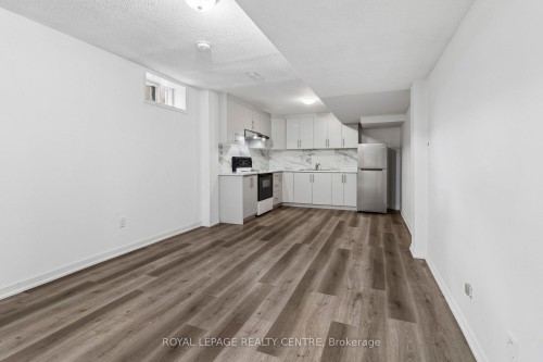 4480 Haydock Park Drive, Mississauga, ON - Indoor Photo Showing Kitchen