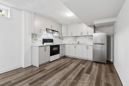 4480 Haydock Park Drive, Mississauga, ON - Indoor Photo Showing Kitchen
