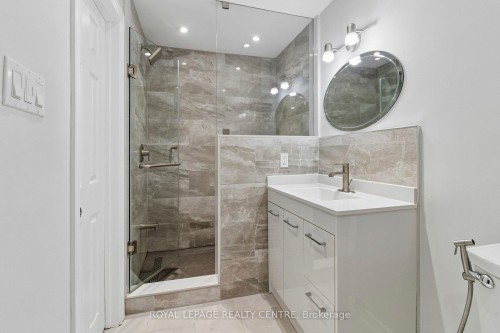 4480 Haydock Park Drive, Mississauga, ON - Indoor Photo Showing Bathroom