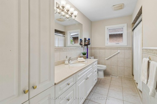 4480 Haydock Park Drive, Mississauga, ON - Indoor Photo Showing Bathroom